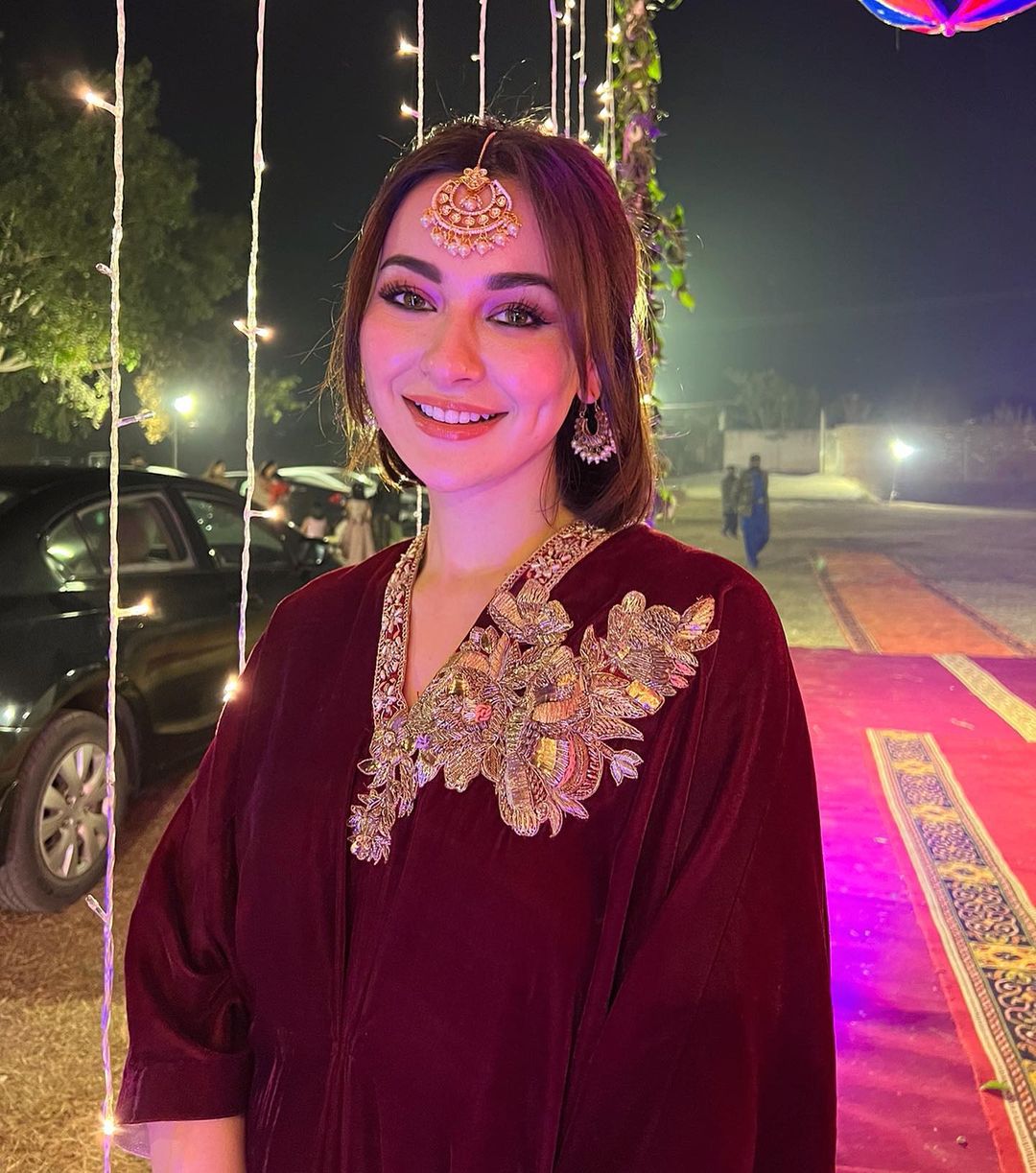 Hania Aamir Look So Much Pretty In Red Dress
