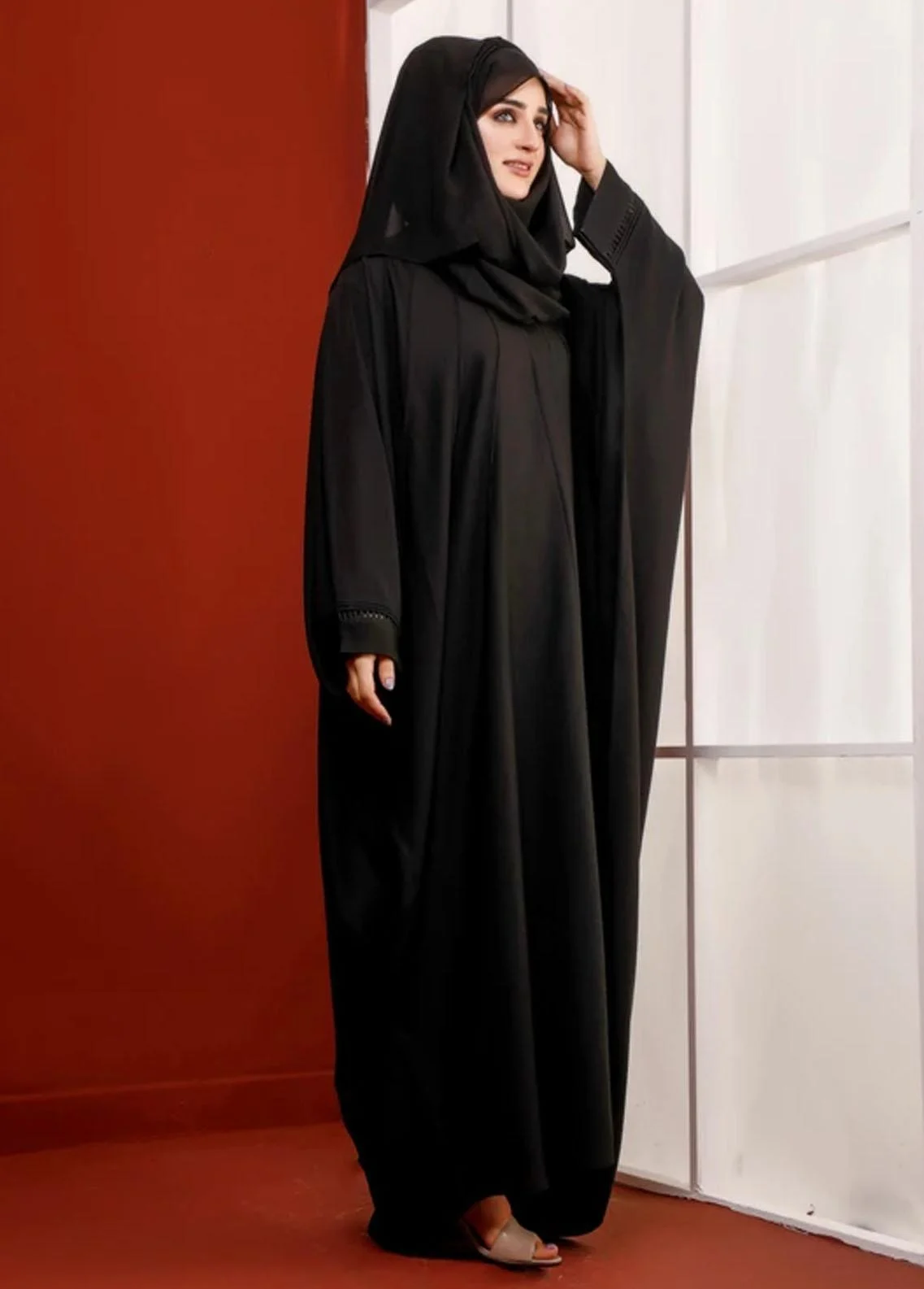 In Pakistan, where can I buy an abaya online?